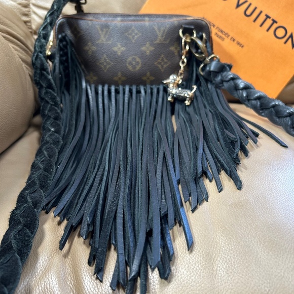 💯% authentic Louis Vuitton vintage BoHo Crossbody WOWW! - Picture 1 of 15